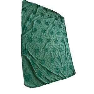 Christmas table runner green festive holiday party gathering decorative 80 x 56